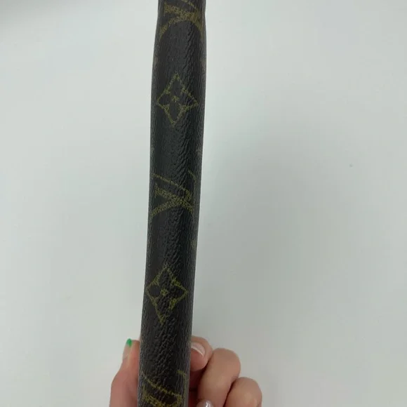 Authentic Preowned Louis Vuitton Zippy Wallet Monogram Brown Interior - Picture 2 of 9